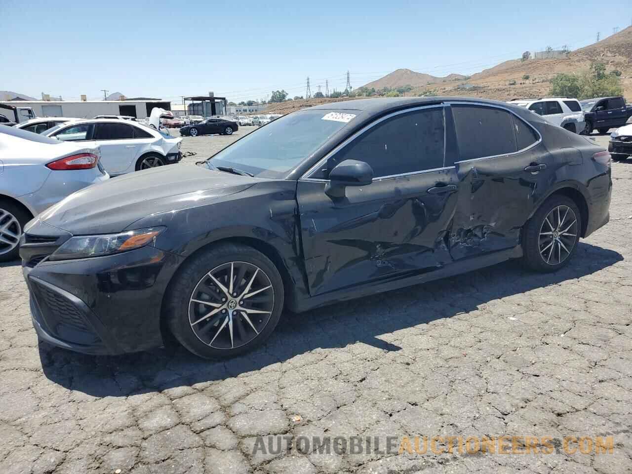 4T1G11AK8MU591769 TOYOTA CAMRY 2021