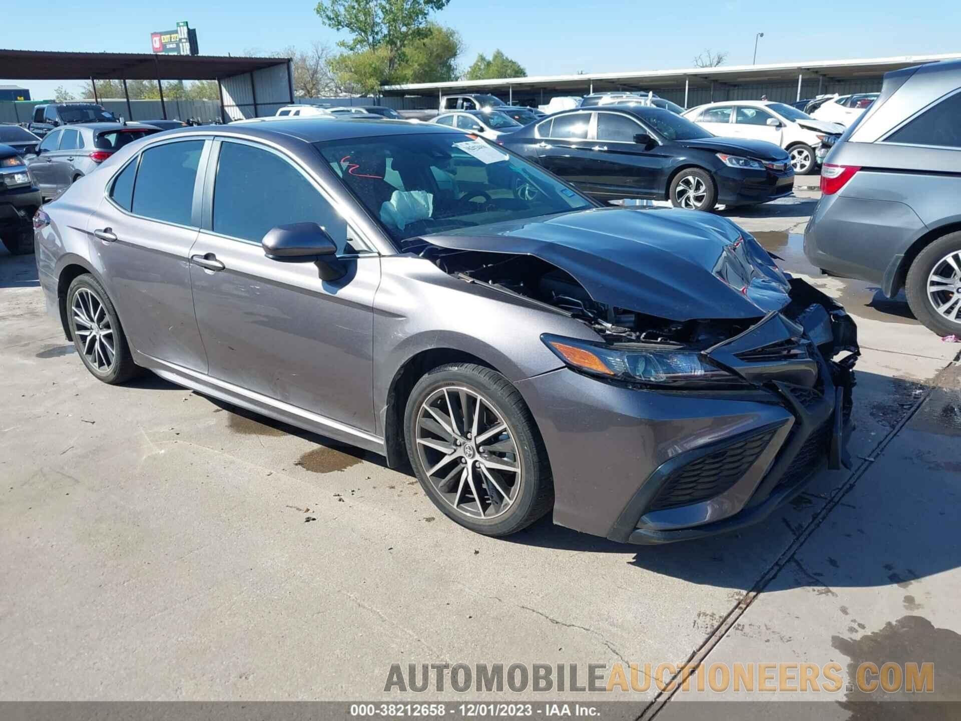 4T1G11AK8MU597216 TOYOTA CAMRY 2021