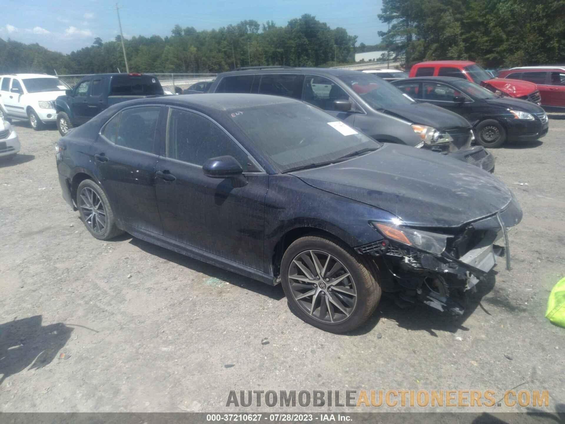 4T1G11AK8MU599743 TOYOTA CAMRY 2021