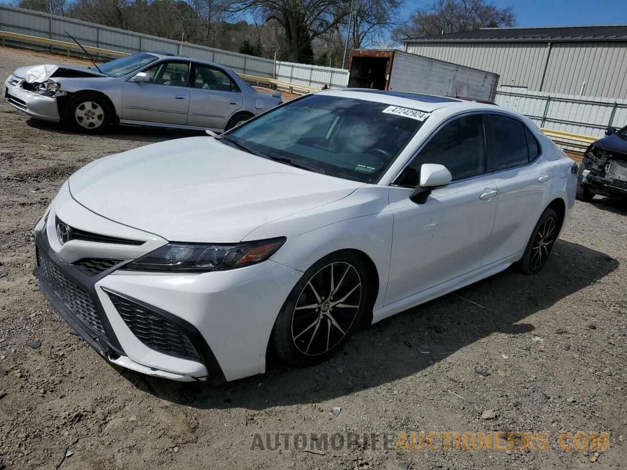 4T1G11AK8MU603564 TOYOTA CAMRY 2021