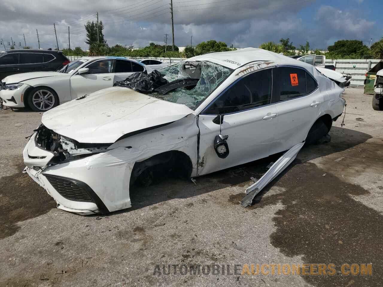 4T1G11AK8MU609929 TOYOTA CAMRY 2021