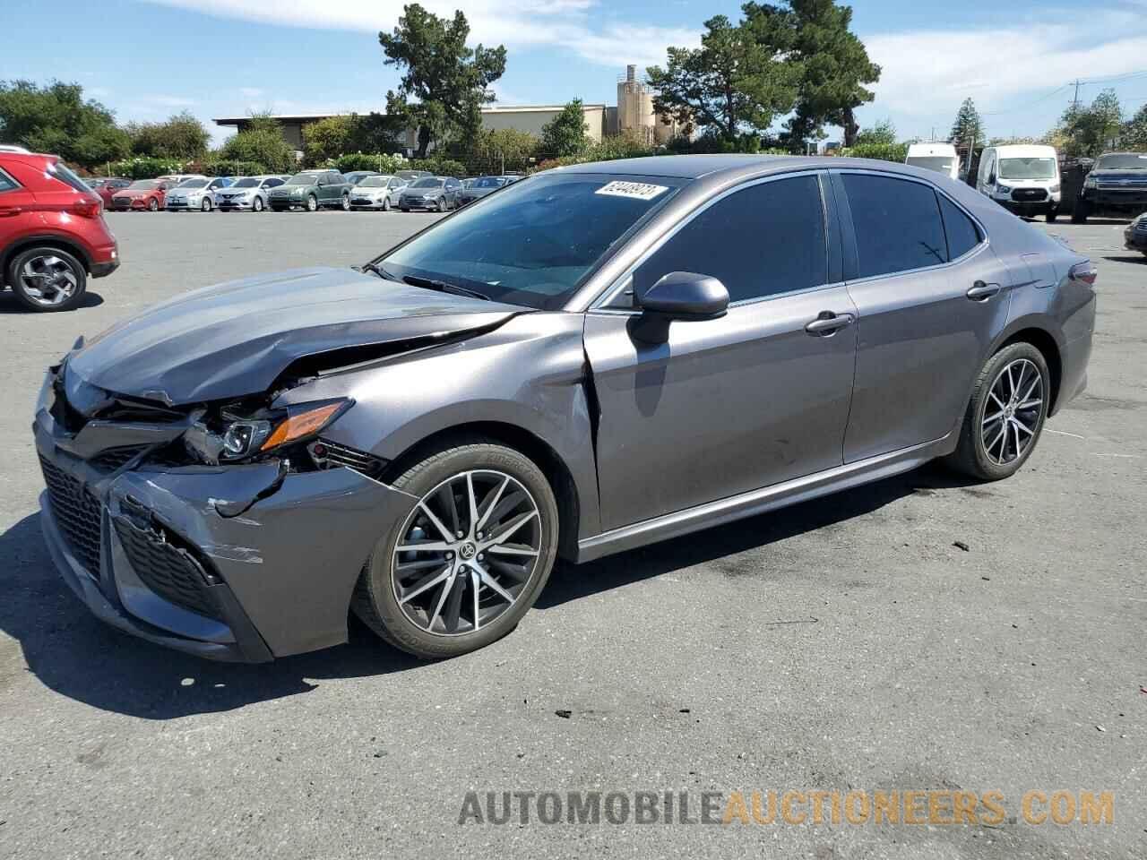 4T1G11AK8MU617223 TOYOTA CAMRY 2021