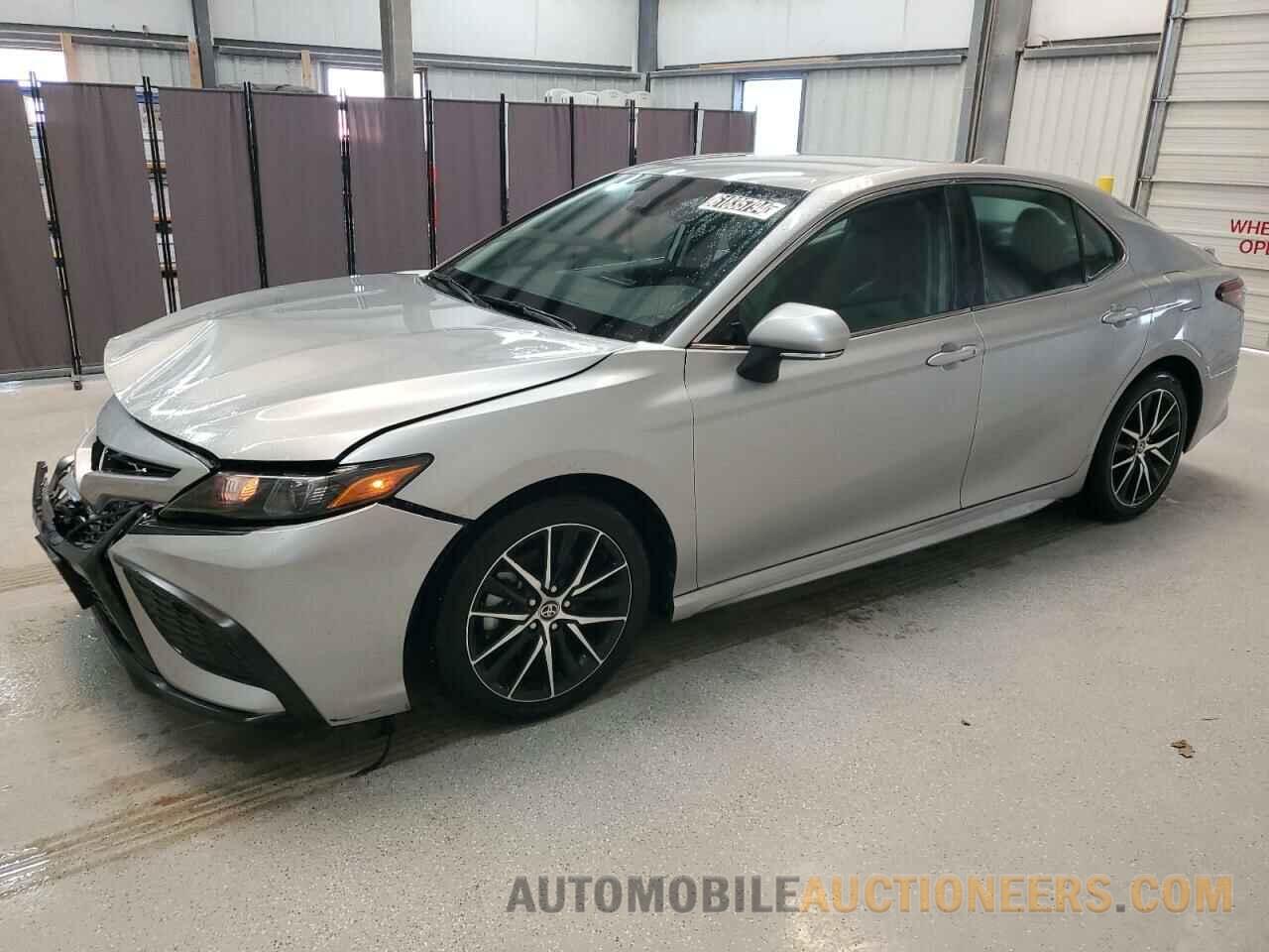 4T1G11AK8NU018999 TOYOTA CAMRY 2022