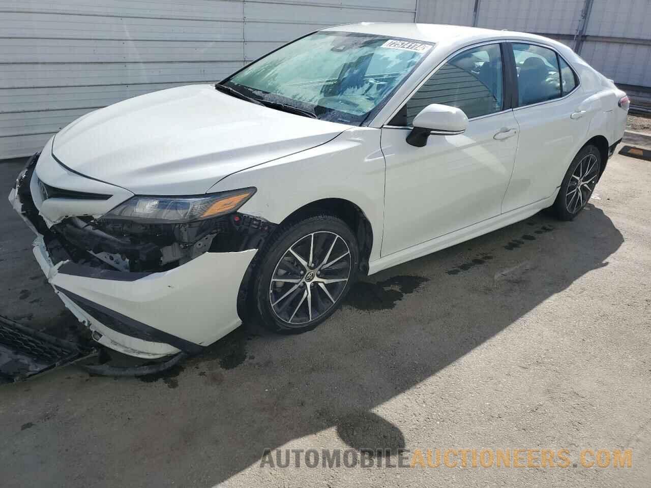 4T1G11AK8NU499580 TOYOTA CAMRY 2022