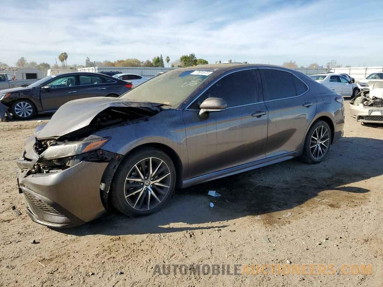 4T1G11AK8NU628692 TOYOTA CAMRY 2022