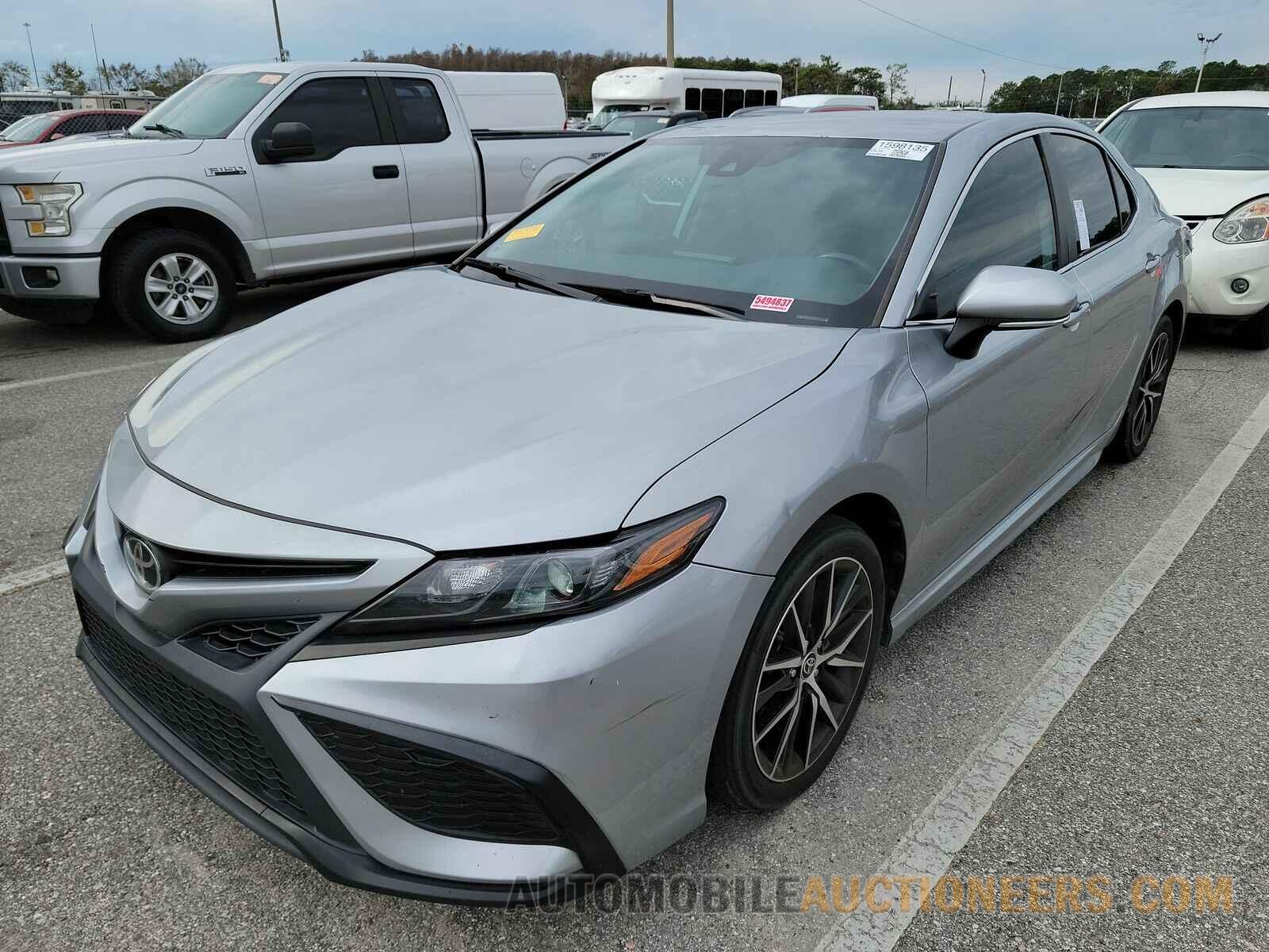 4T1G11AK8NU630300 Toyota Camry 2022