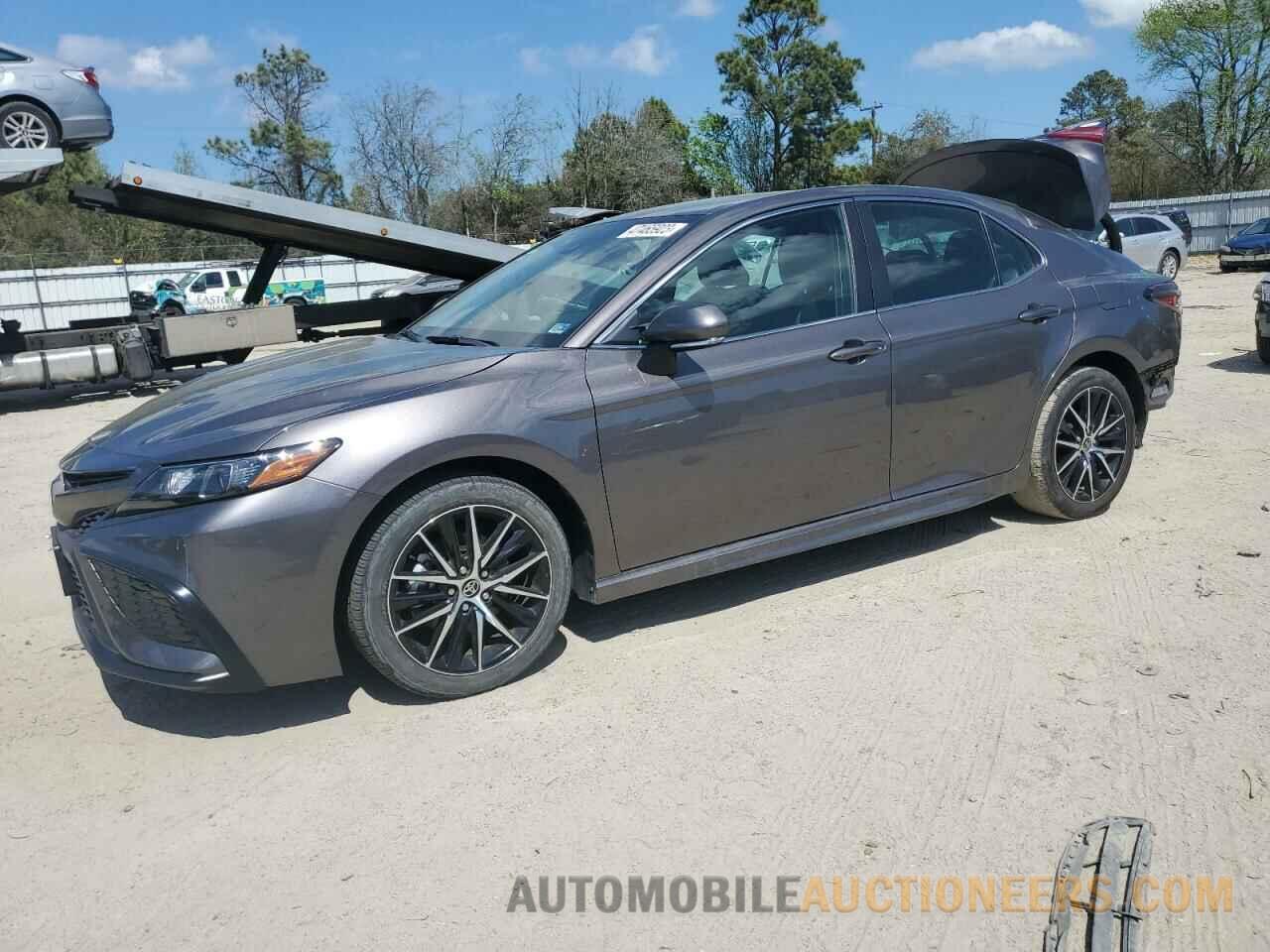 4T1G11AK8NU631642 TOYOTA CAMRY 2022