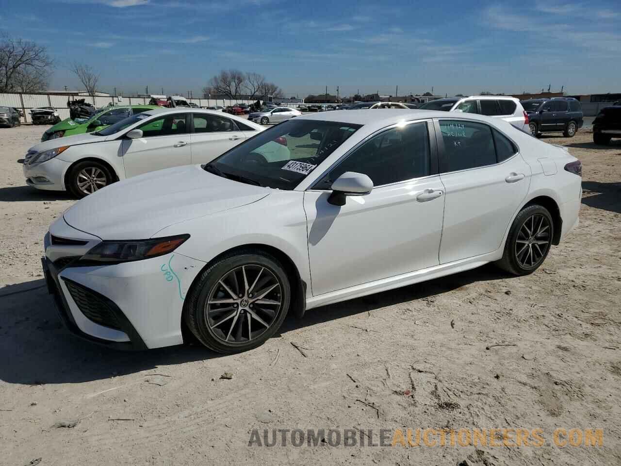 4T1G11AK8NU633147 TOYOTA CAMRY 2022