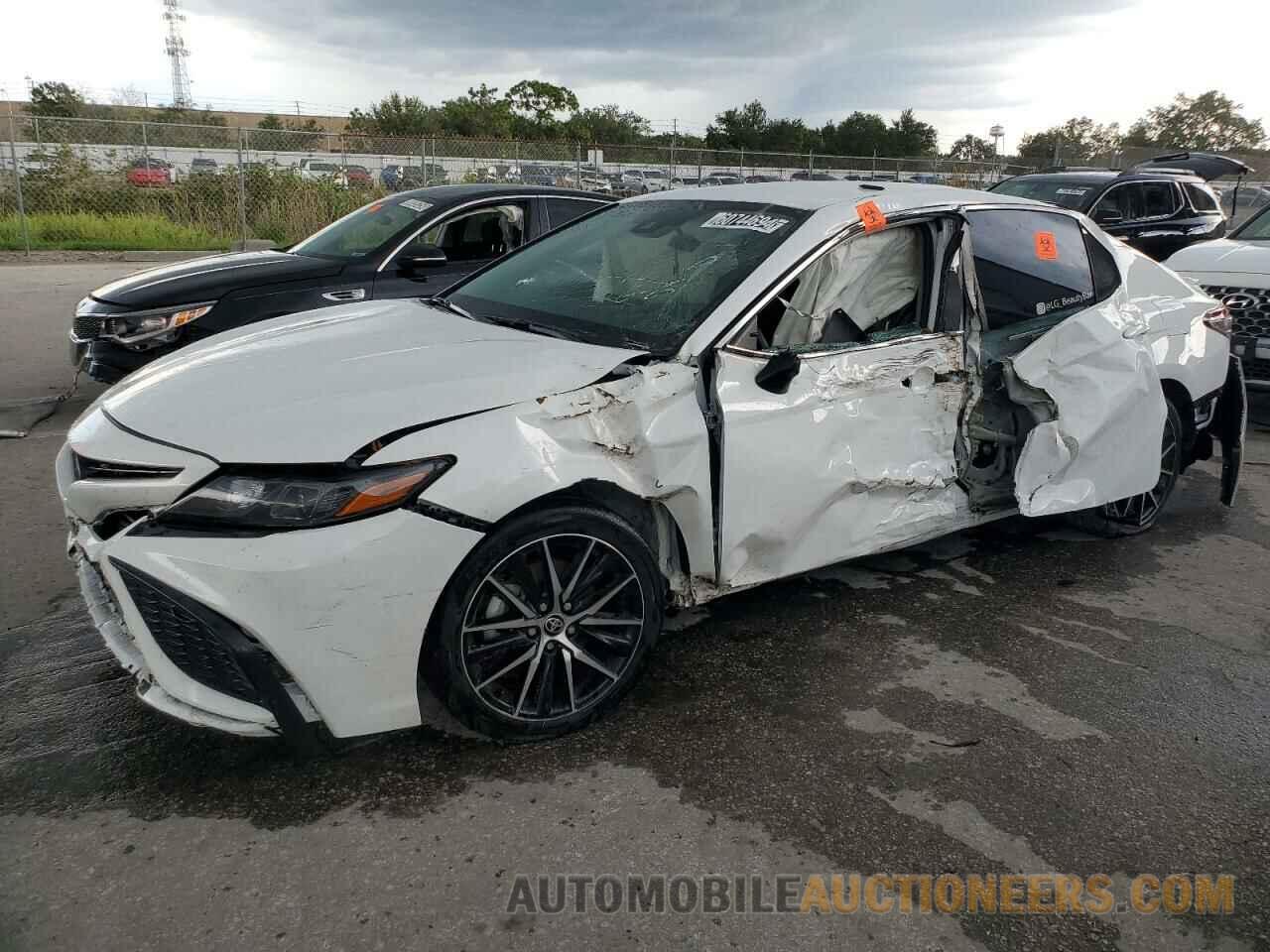 4T1G11AK8NU648537 TOYOTA CAMRY 2022