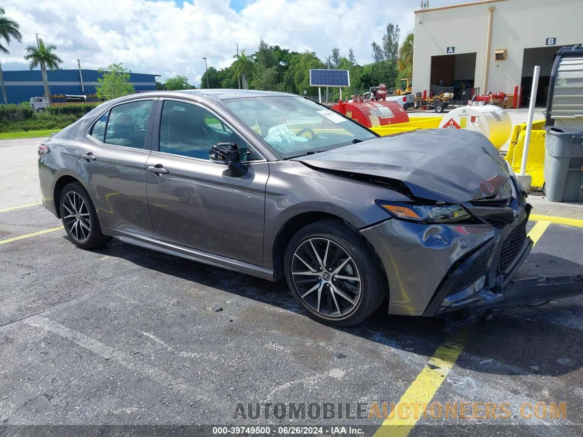 4T1G11AK8NU677956 TOYOTA CAMRY 2022