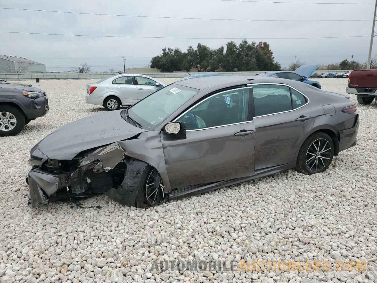 4T1G11AK8NU685068 TOYOTA CAMRY 2022