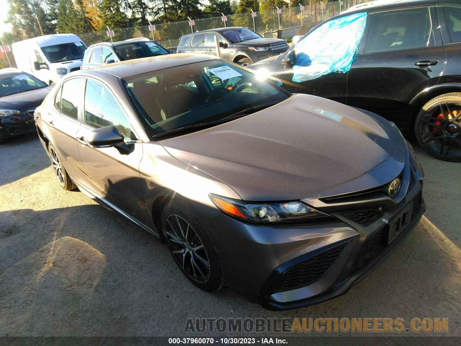 4T1G11AK8NU689055 TOYOTA CAMRY 2022