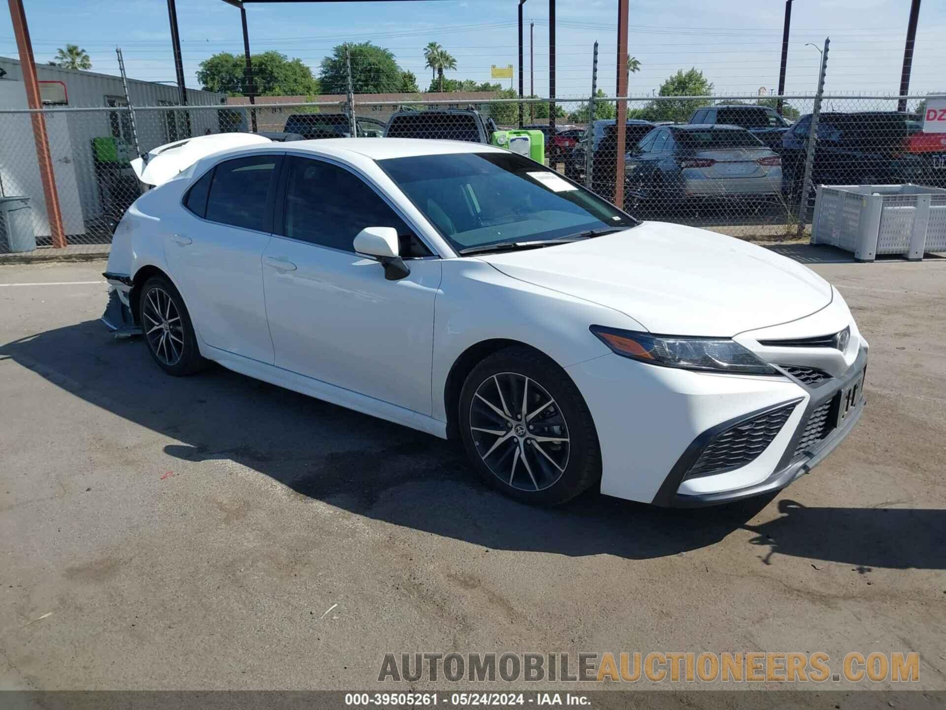 4T1G11AK8NU689119 TOYOTA CAMRY 2022