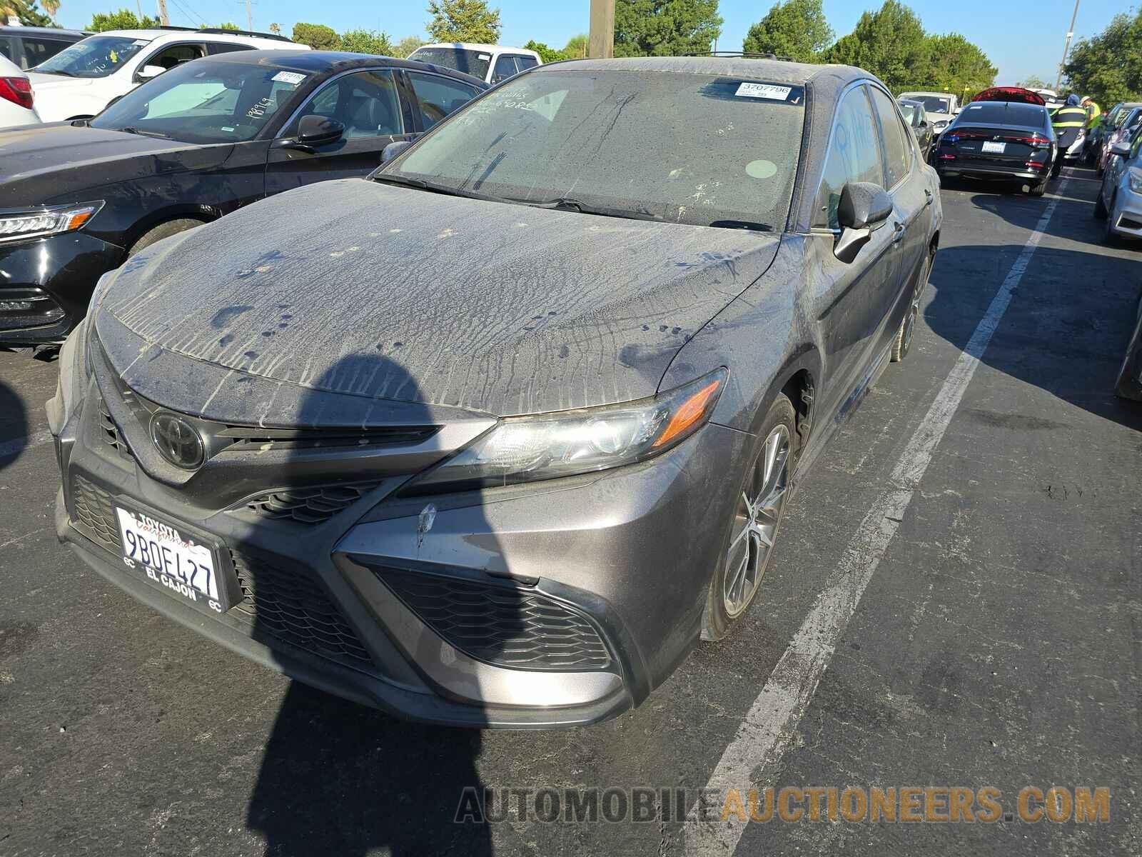 4T1G11AK8NU690853 Toyota Camry 2022