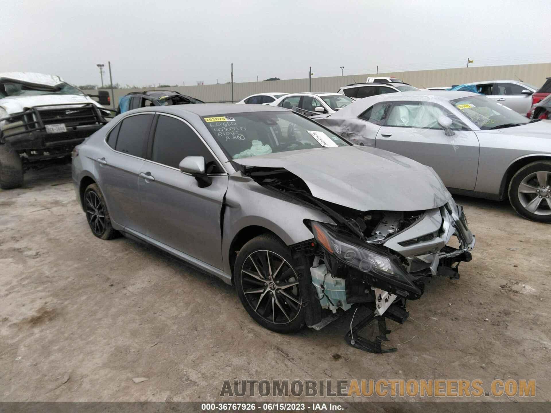 4T1G11AK8NU690982 TOYOTA CAMRY 2022