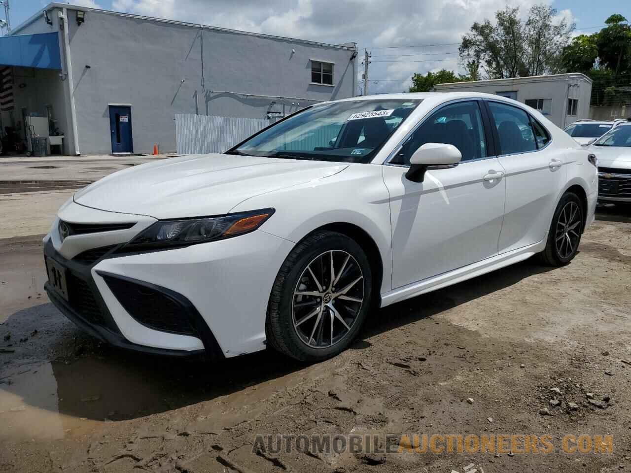 4T1G11AK8NU692599 TOYOTA CAMRY 2022