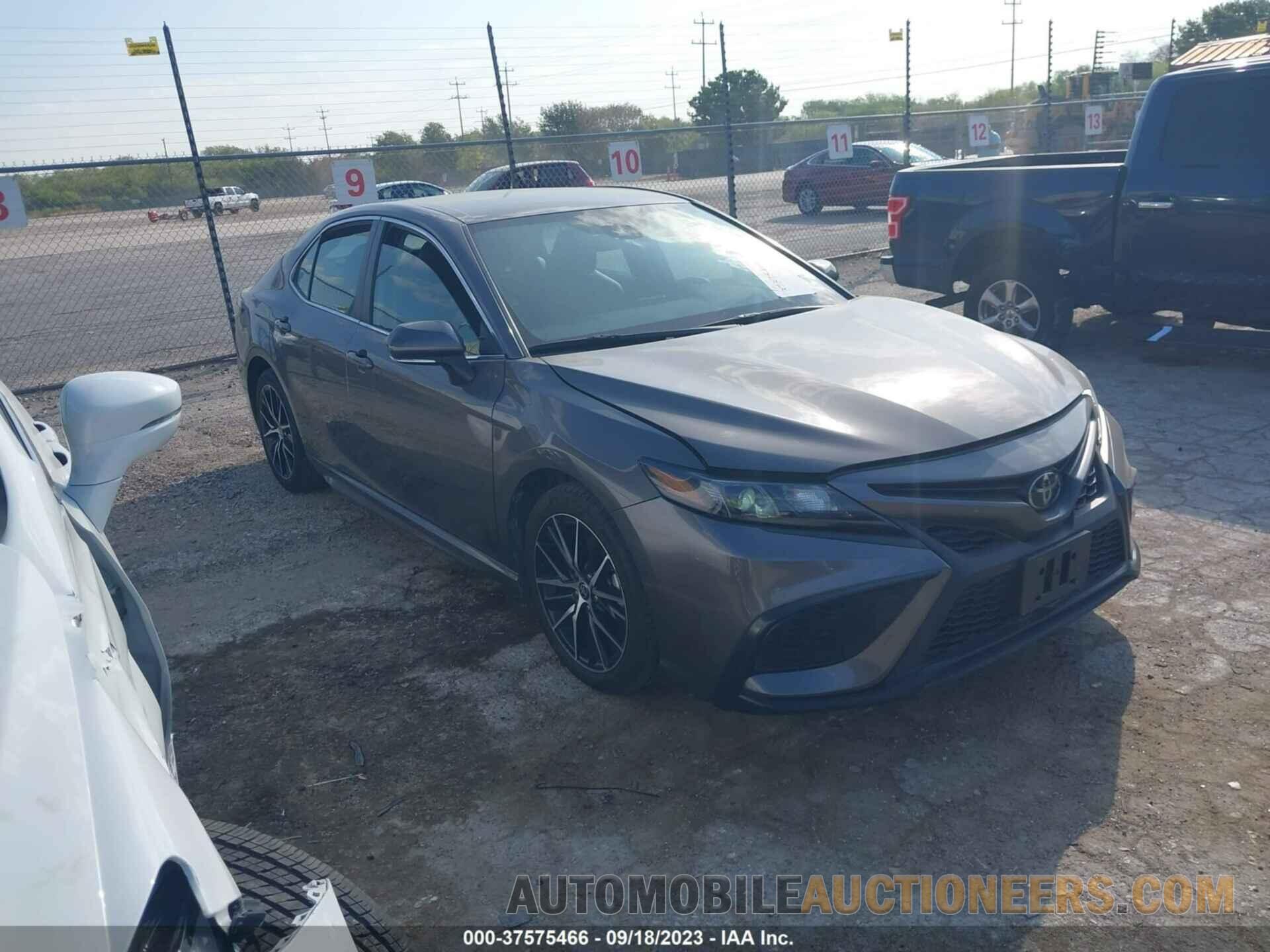 4T1G11AK8NU695132 TOYOTA CAMRY 2022