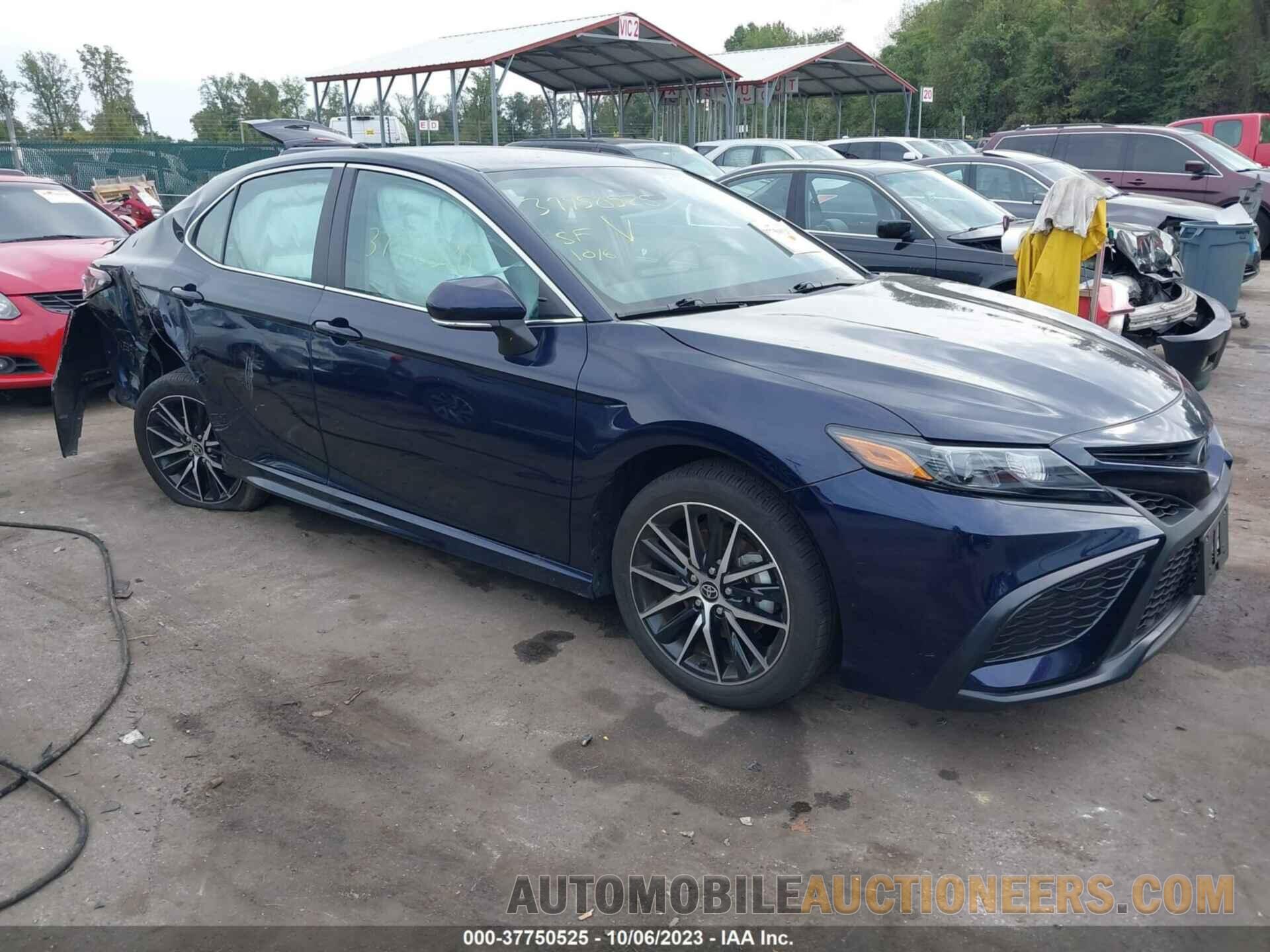 4T1G11AK8NU695390 TOYOTA CAMRY 2022