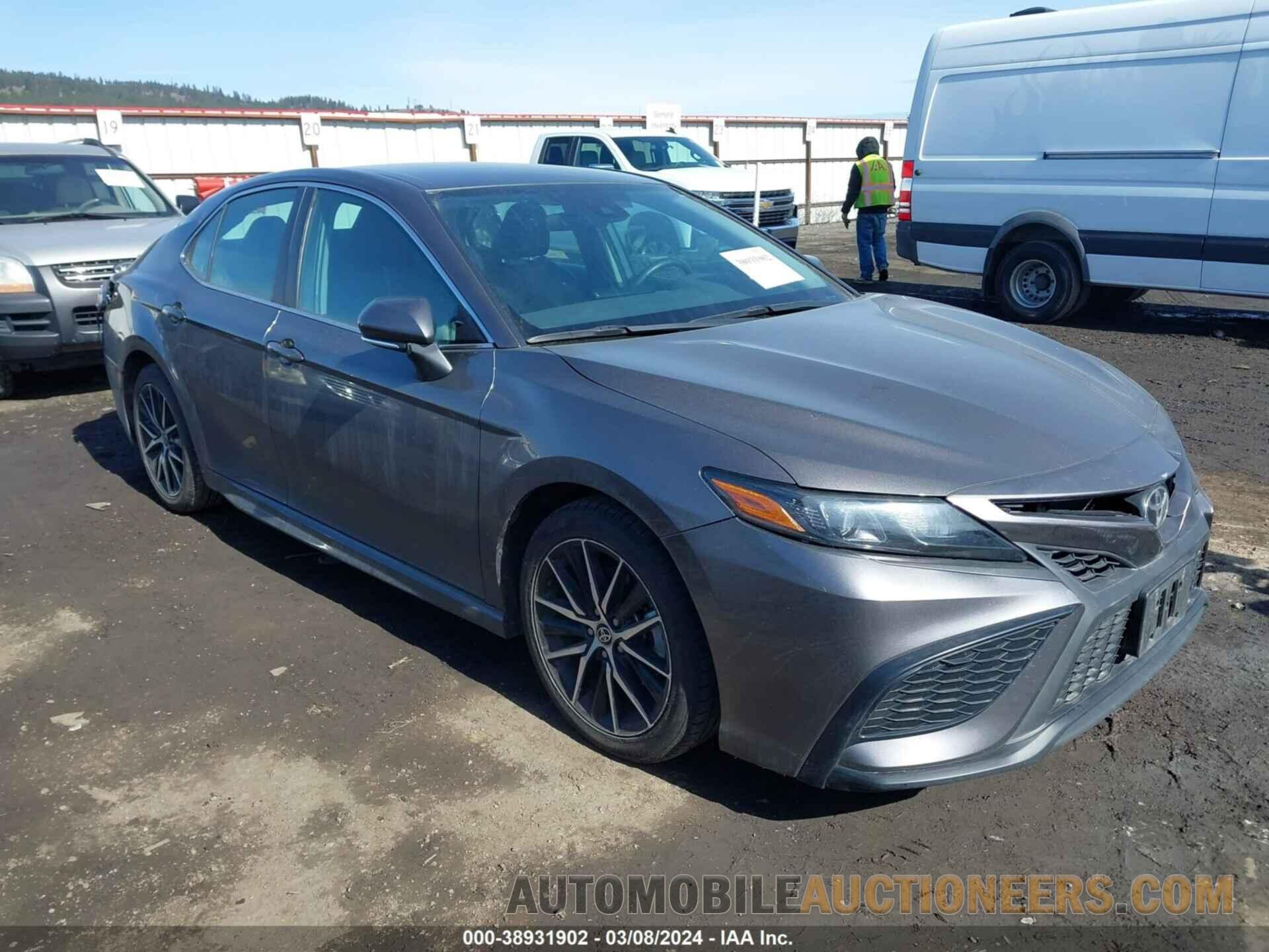 4T1G11AK8NU698421 TOYOTA CAMRY 2022