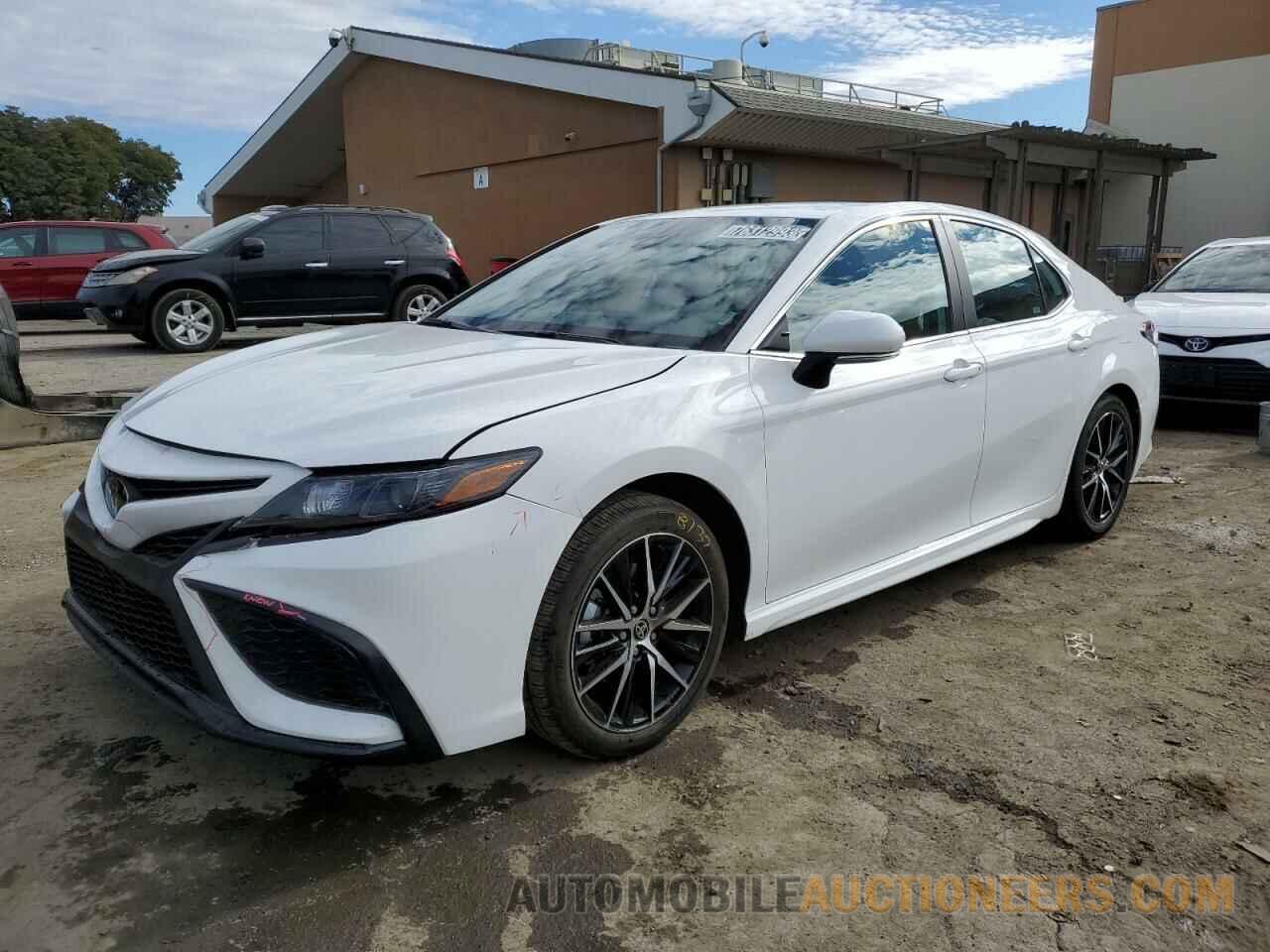 4T1G11AK8PU813053 TOYOTA CAMRY 2023