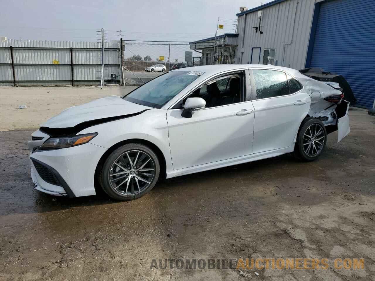 4T1G11AK8RU202586 TOYOTA CAMRY 2024