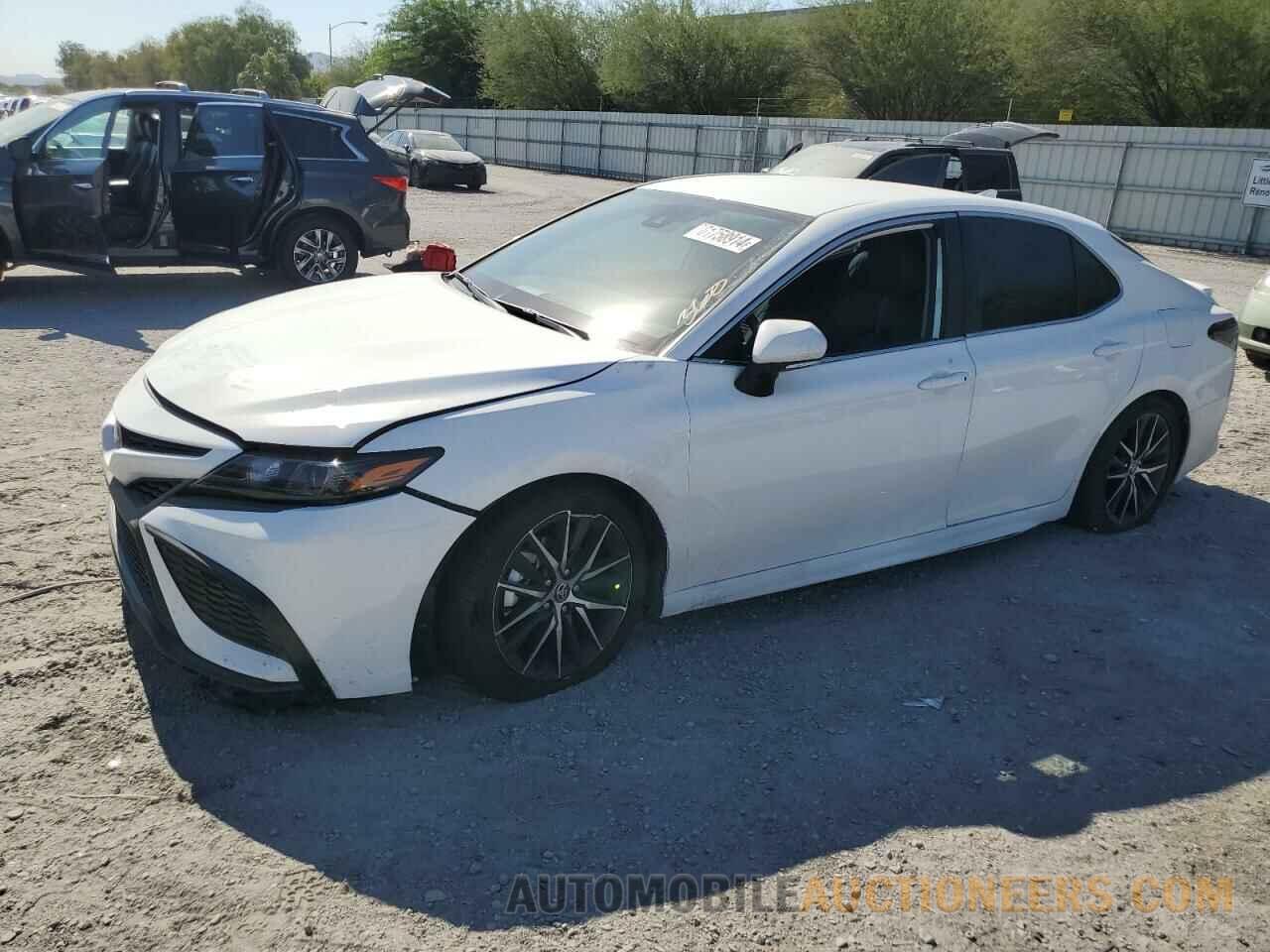 4T1G11AK8RU227293 TOYOTA CAMRY 2024