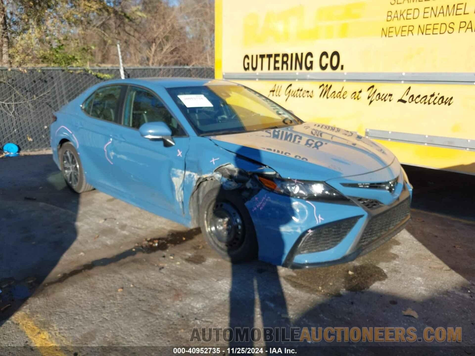 4T1G11AK8RU235975 TOYOTA CAMRY 2024