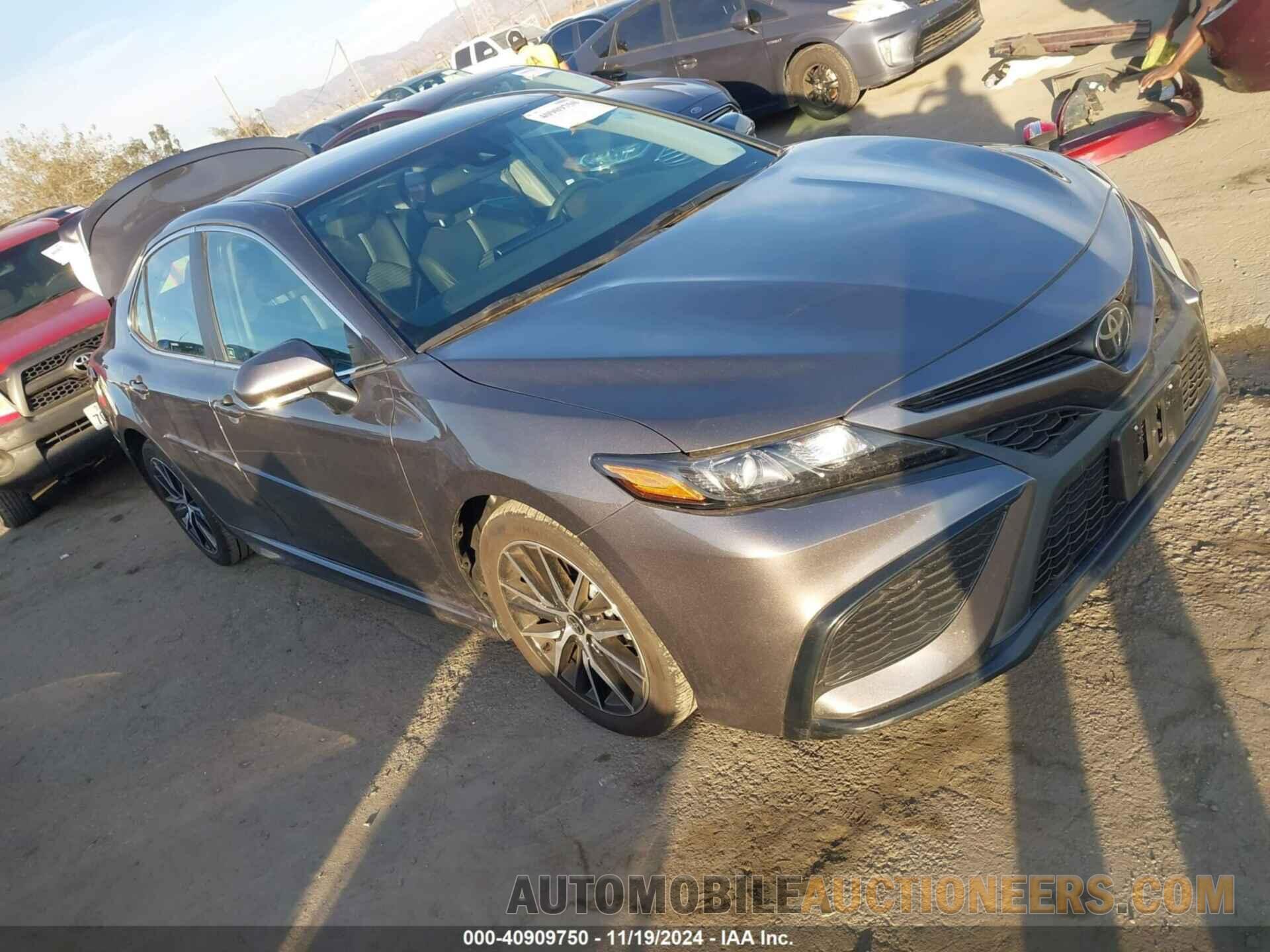 4T1G11AK8RU887561 TOYOTA CAMRY 2024