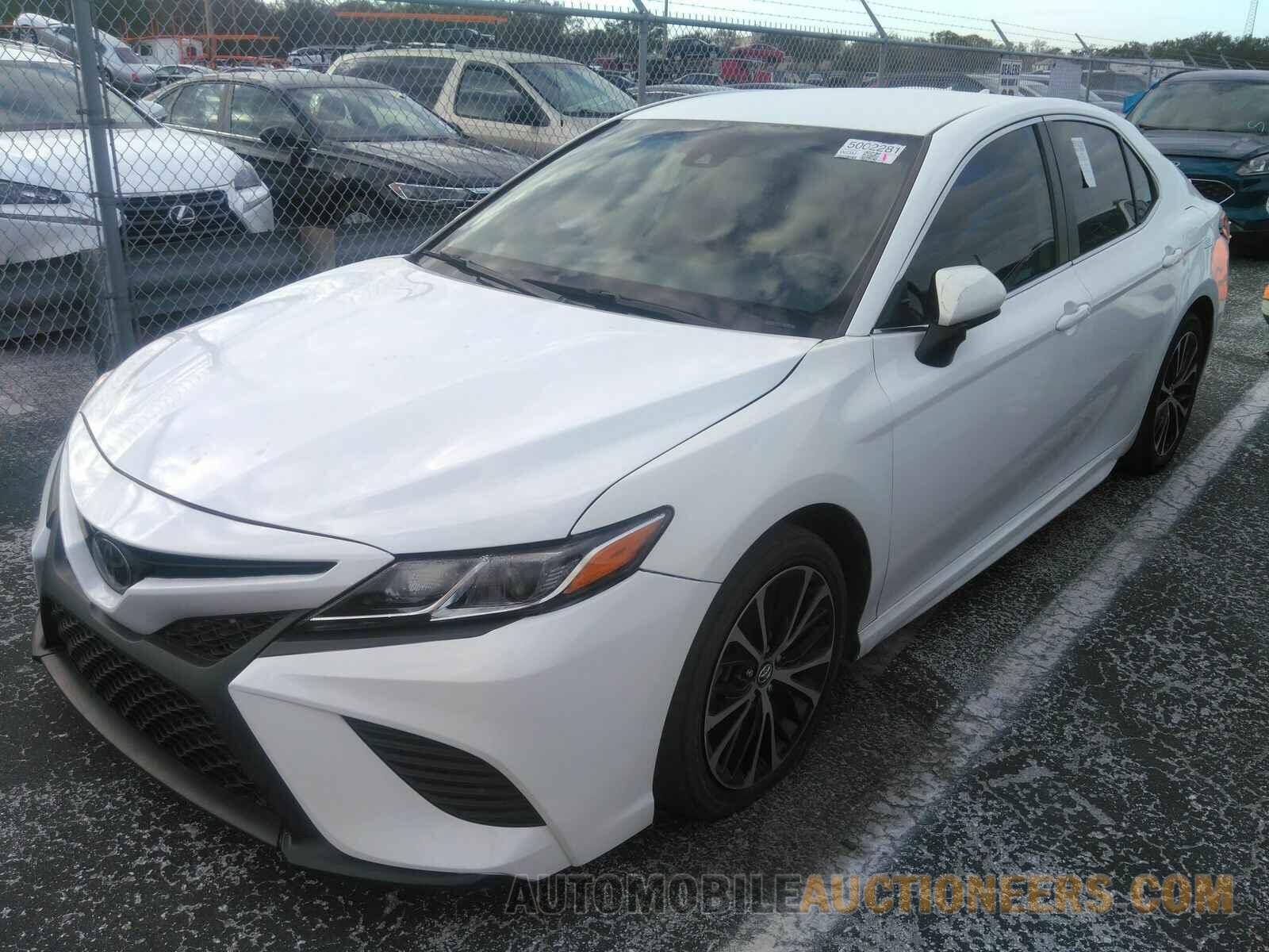 4T1G11AK9LU923975 Toyota Camry 2020