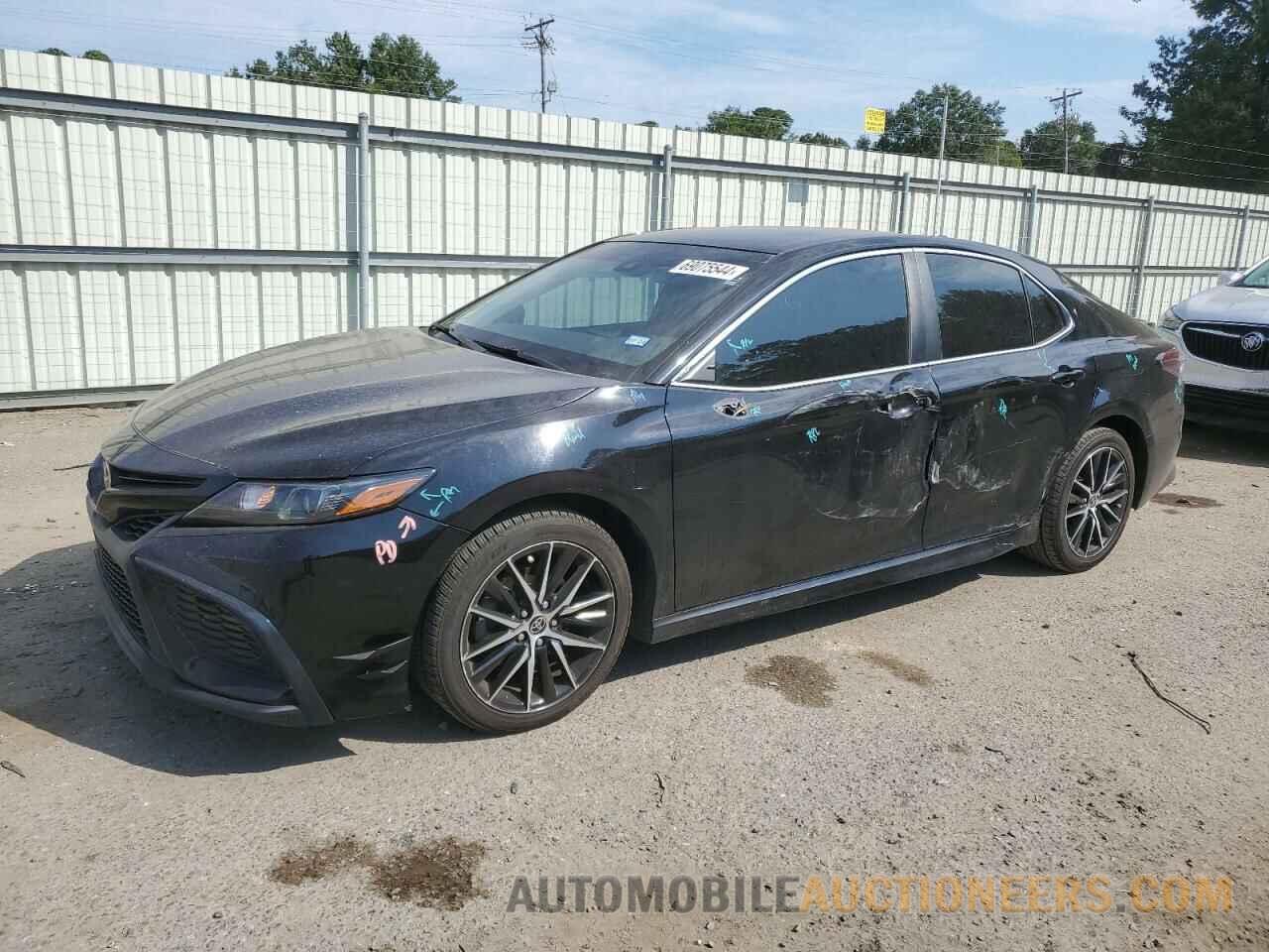 4T1G11AK9MU407083 TOYOTA CAMRY 2021