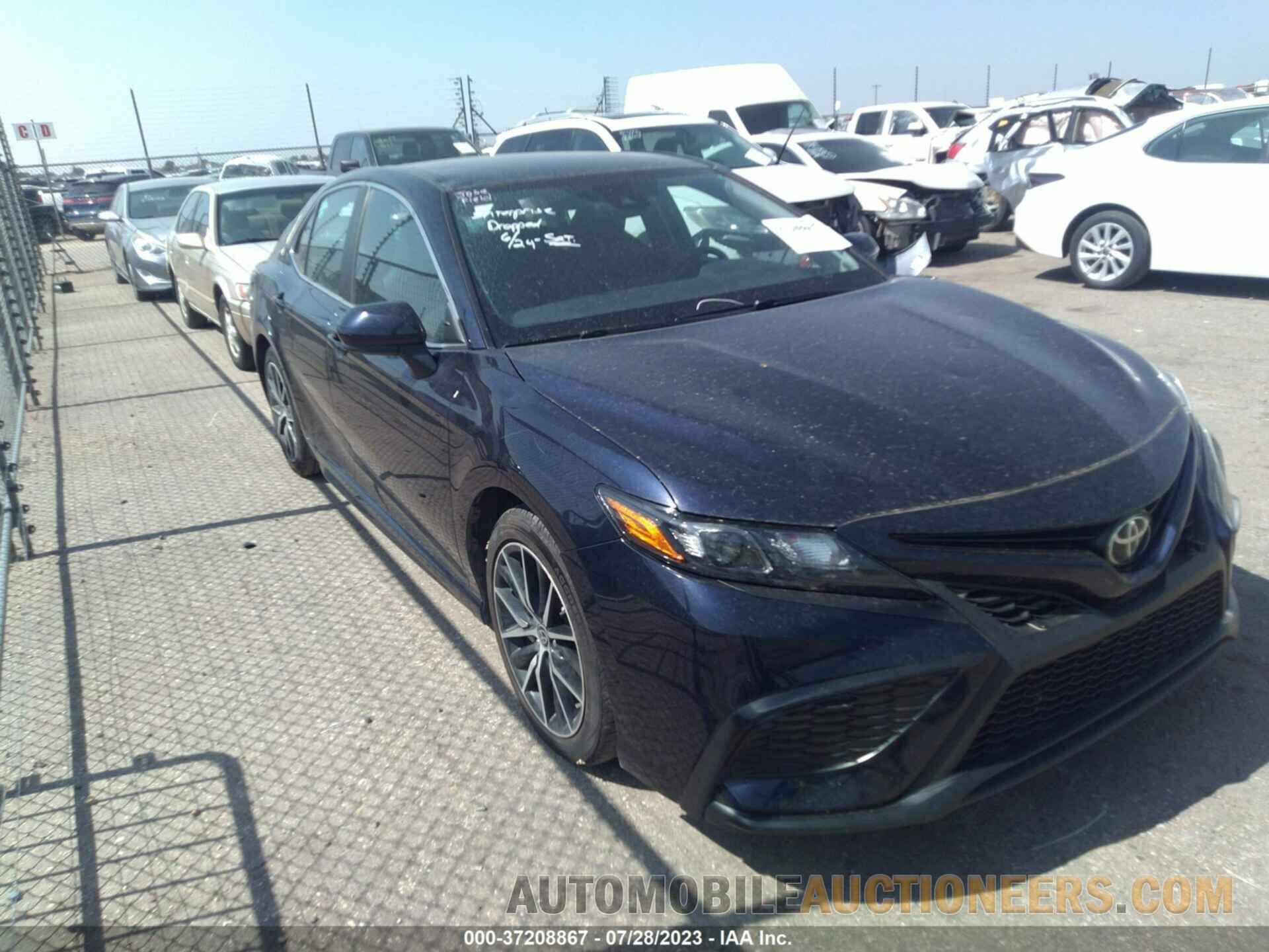 4T1G11AK9MU444697 TOYOTA CAMRY 2021