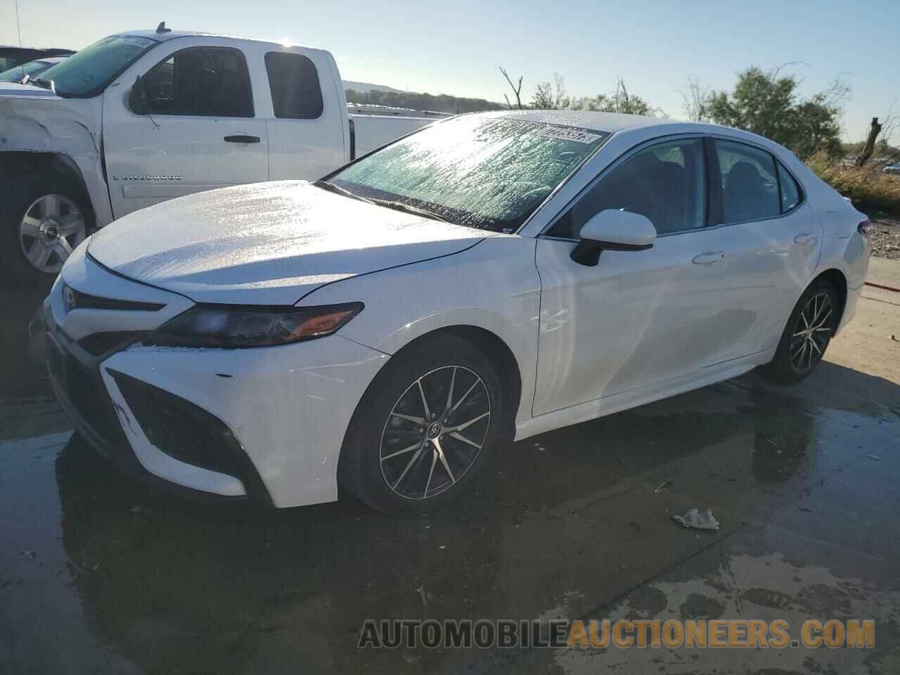 4T1G11AK9MU464643 TOYOTA CAMRY 2021