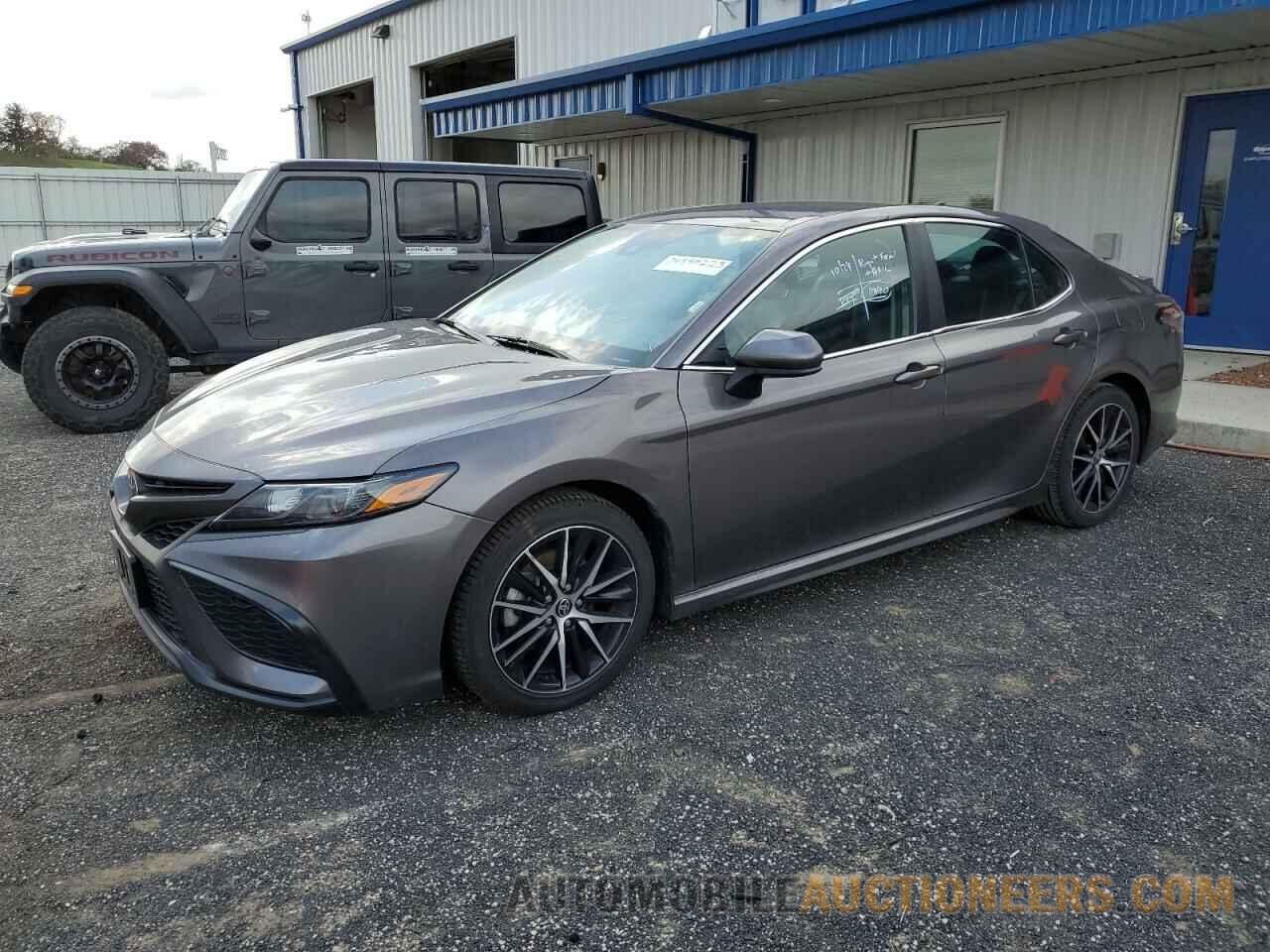 4T1G11AK9MU465260 TOYOTA CAMRY 2021