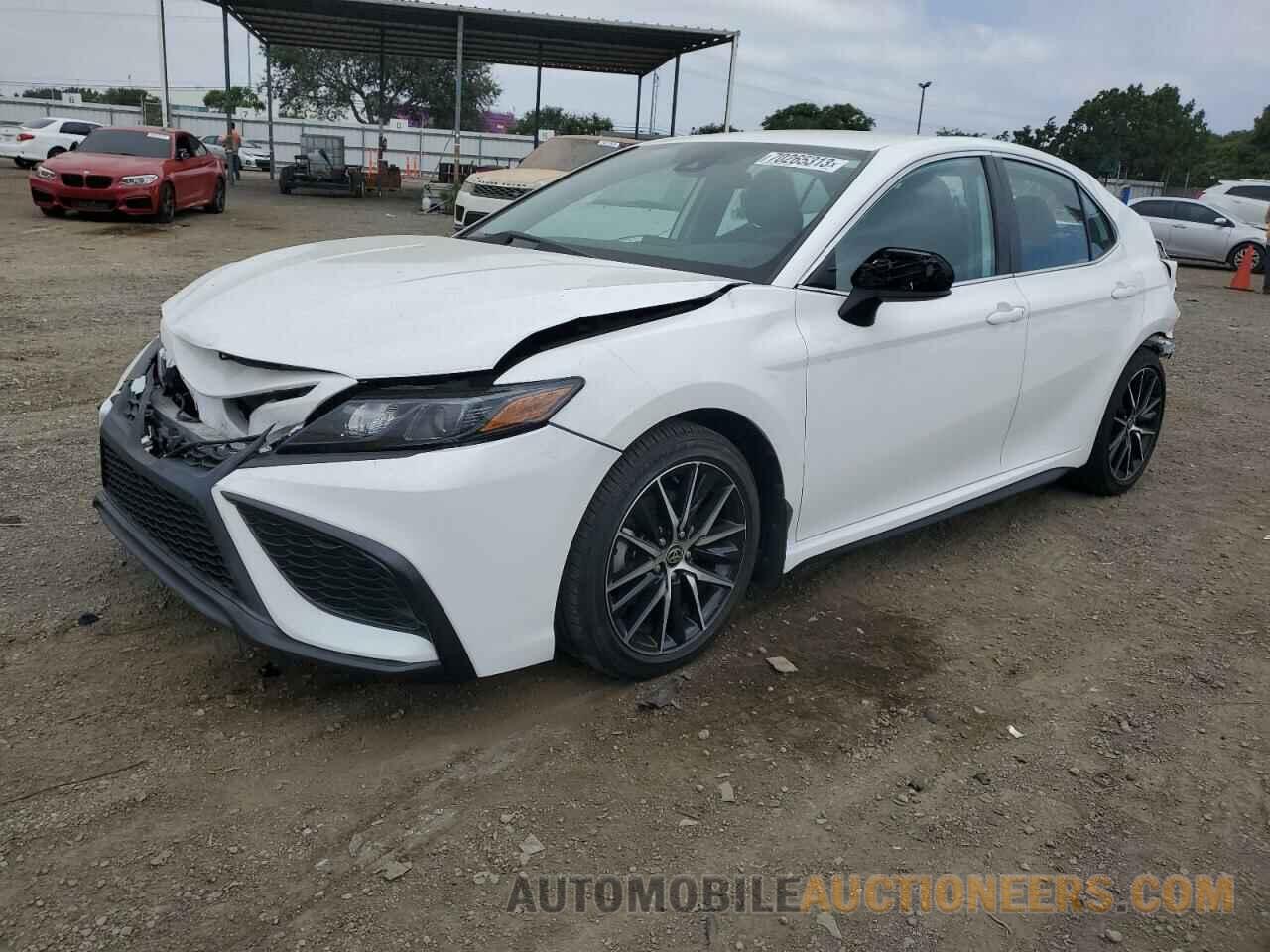 4T1G11AK9MU480986 TOYOTA CAMRY 2021