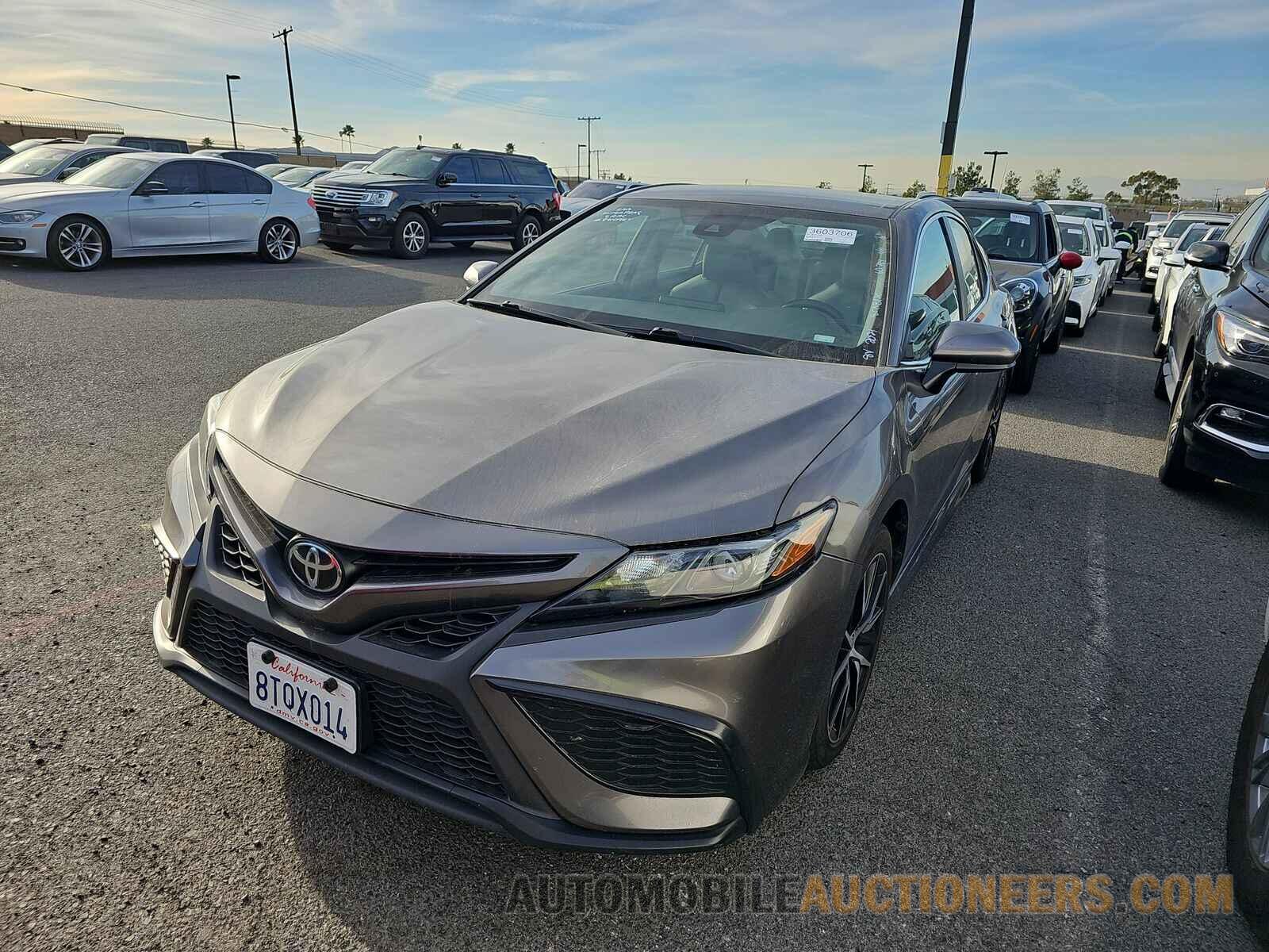 4T1G11AK9MU517664 Toyota Camry 2021