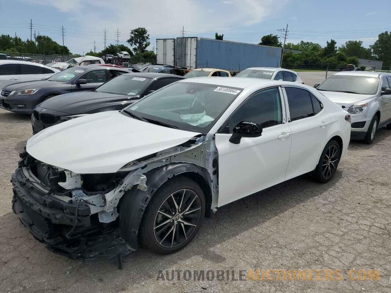 4T1G11AK9MU520404 TOYOTA CAMRY 2021