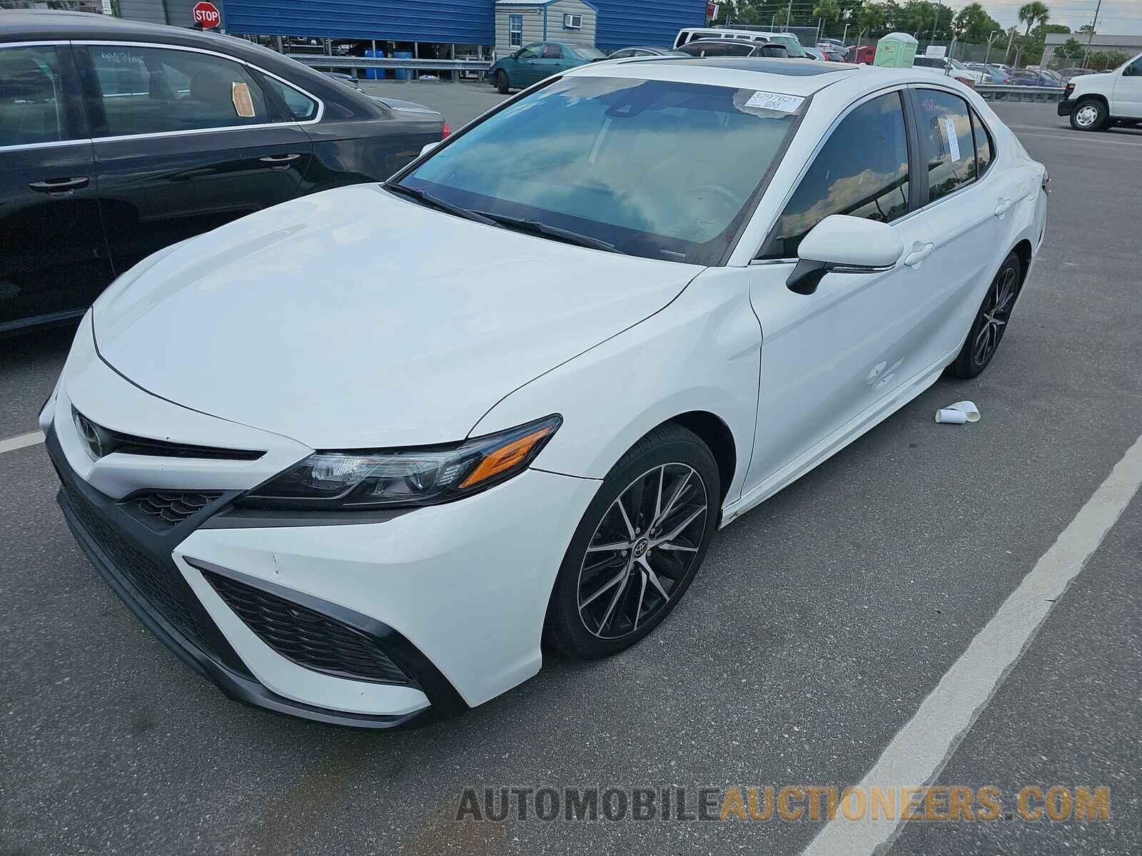 4T1G11AK9MU532987 Toyota Camry 2021