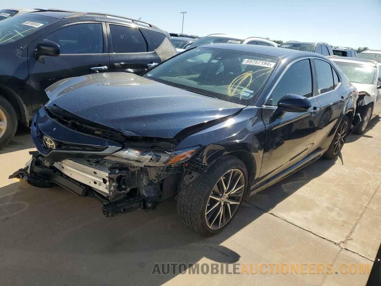 4T1G11AK9MU540569 TOYOTA CAMRY 2021