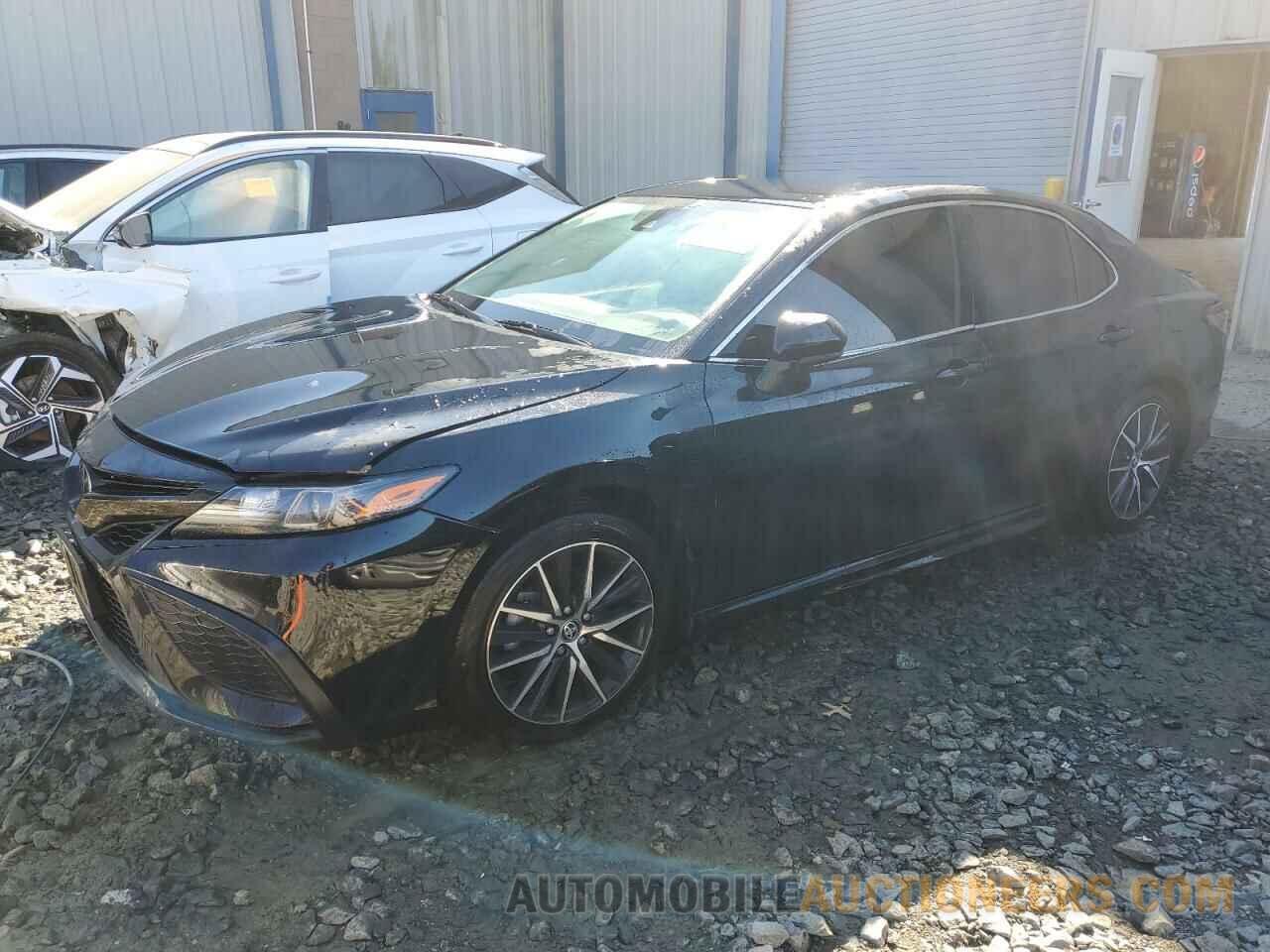 4T1G11AK9MU560496 TOYOTA CAMRY 2021