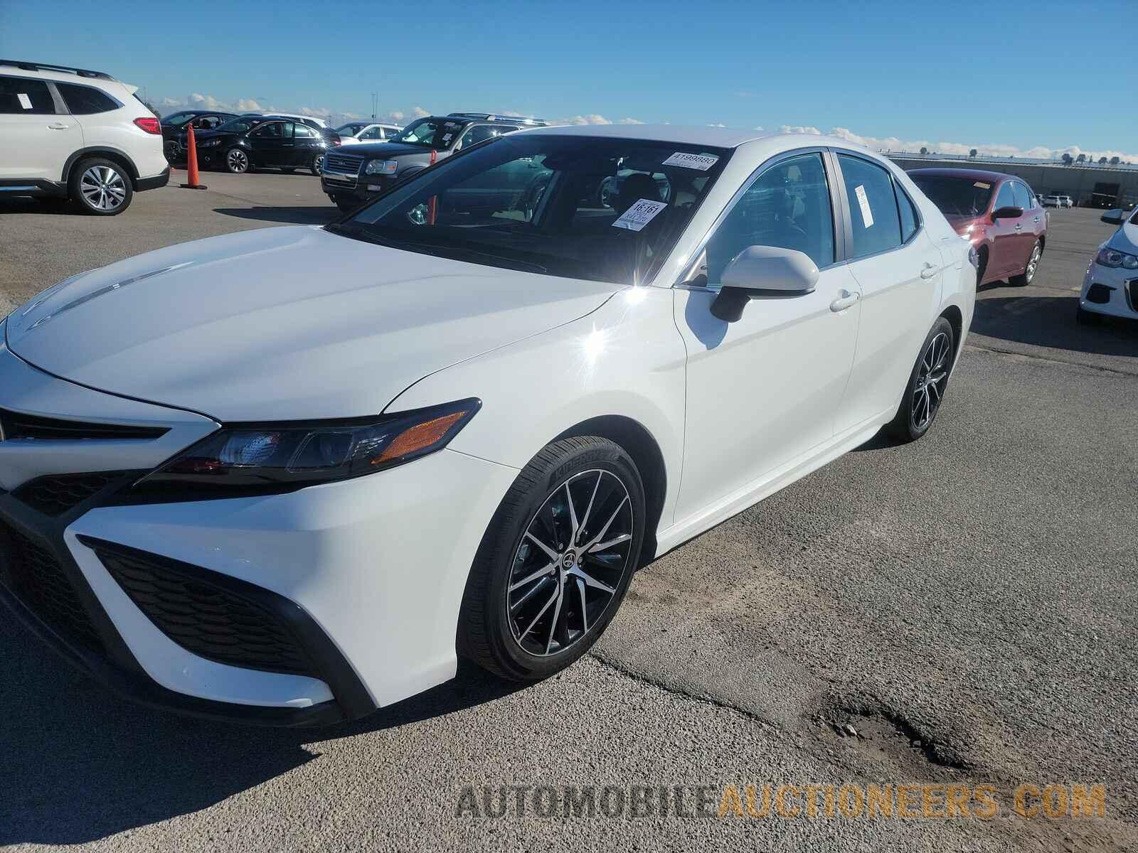 4T1G11AK9MU577315 Toyota Camry 2021