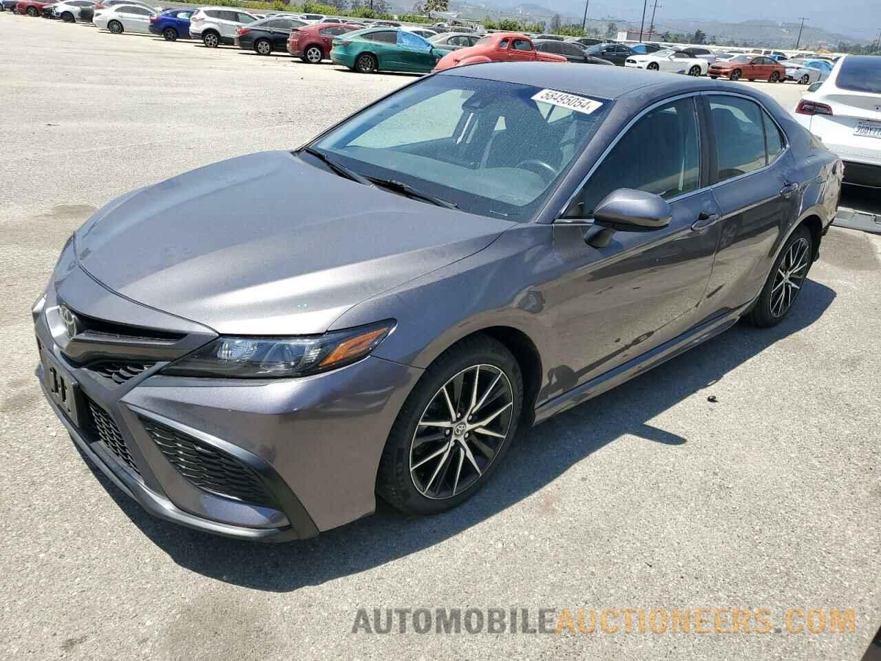 4T1G11AK9MU579615 TOYOTA CAMRY 2021