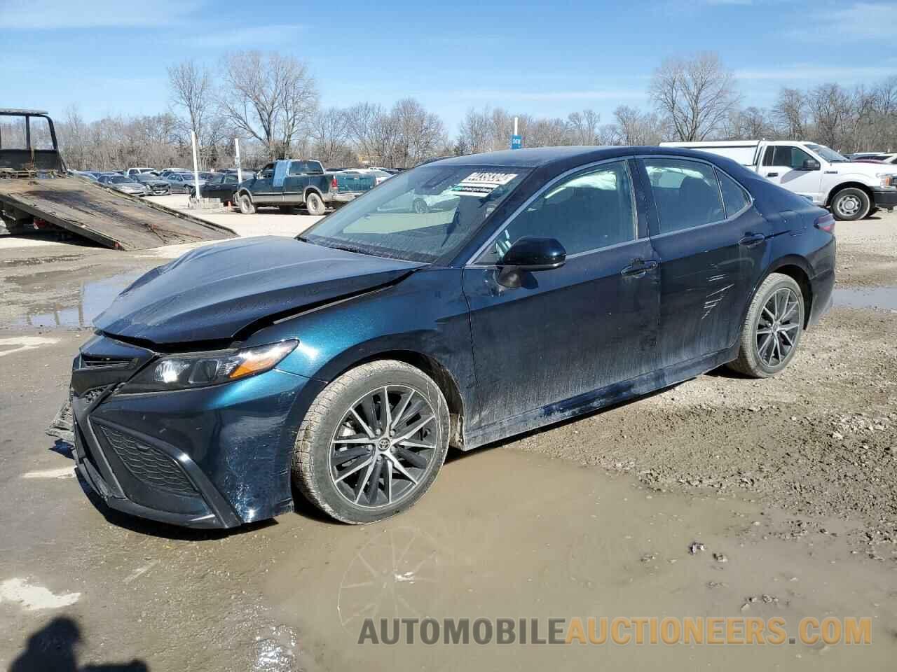 4T1G11AK9MU596379 TOYOTA CAMRY 2021