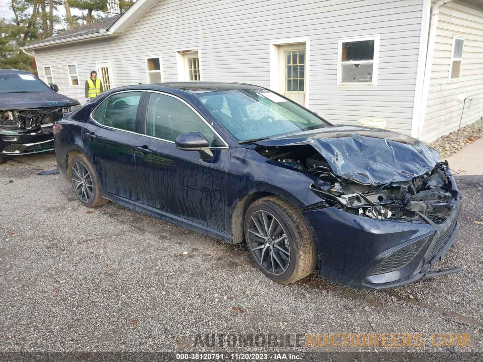 4T1G11AK9MU597208 TOYOTA CAMRY 2021