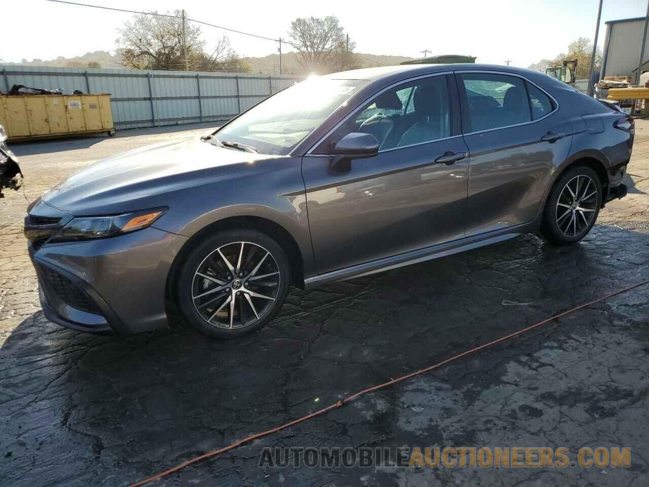 4T1G11AK9MU610197 TOYOTA CAMRY 2021