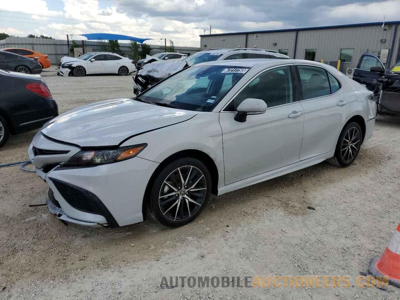 4T1G11AK9NU075051 TOYOTA CAMRY 2022