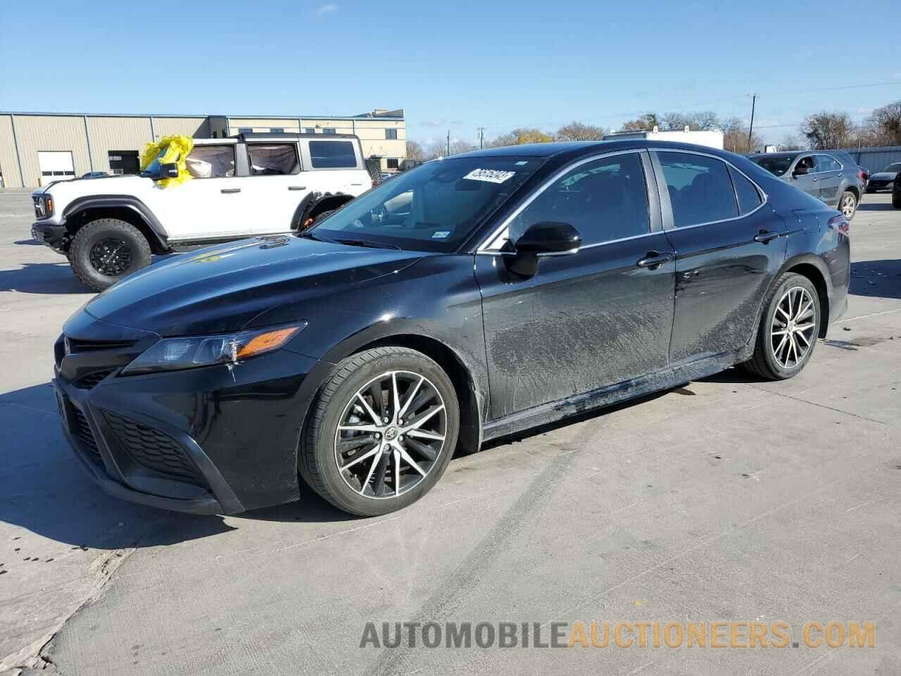 4T1G11AK9NU618723 TOYOTA CAMRY 2022