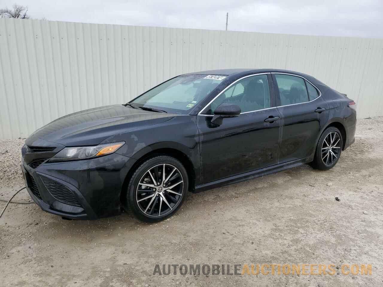 4T1G11AK9NU627986 TOYOTA CAMRY 2022