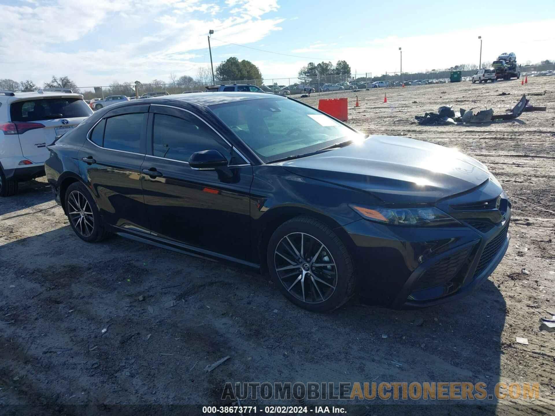 4T1G11AK9NU636137 TOYOTA CAMRY 2022