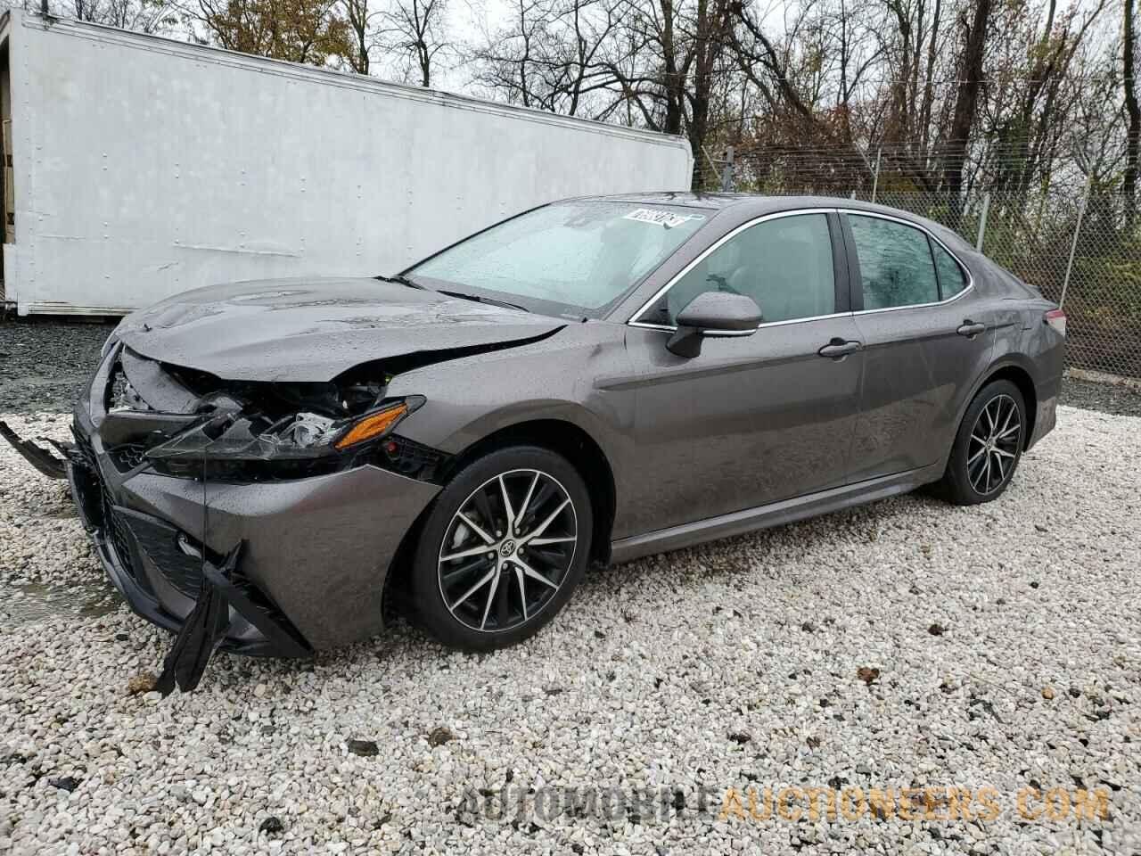 4T1G11AK9NU687606 TOYOTA CAMRY 2022