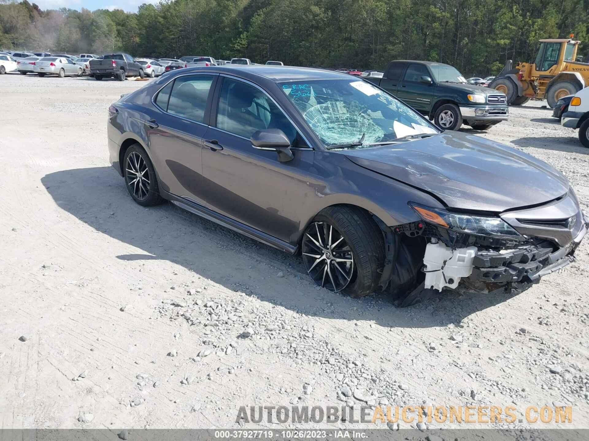 4T1G11AK9NU695768 TOYOTA CAMRY 2022